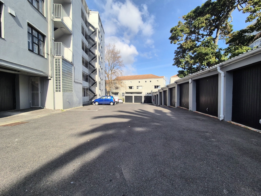 1 Bedroom Property for Sale in Wynberg Upper Western Cape